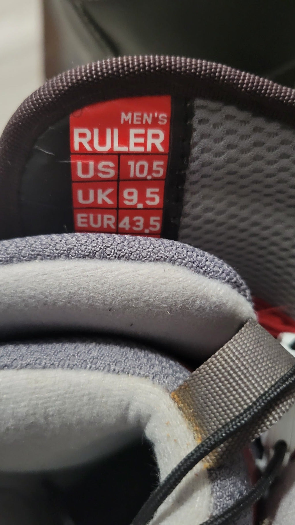 Burton Ruler snowboard boots size US 10.5 UK 9.5 EU 43.5 label